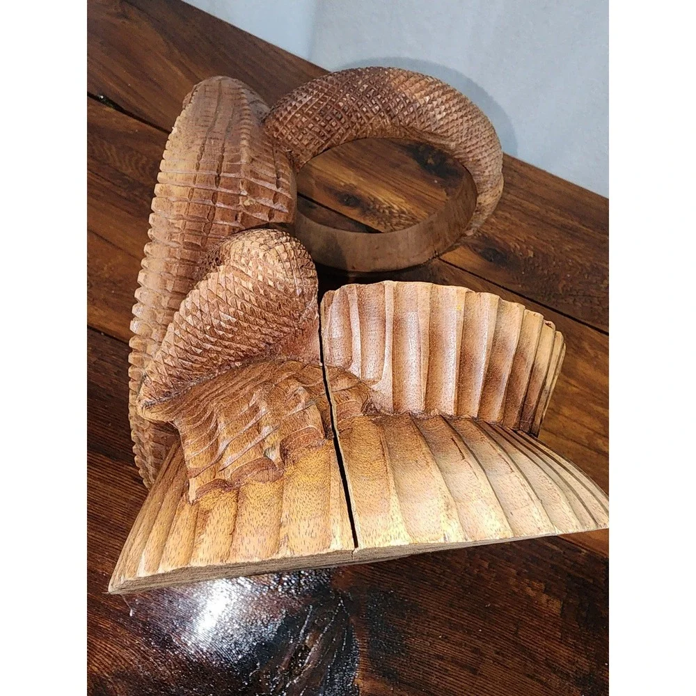 Vintage kitsch‎ Carved Wooden Alligator Bottle Holder Wine
